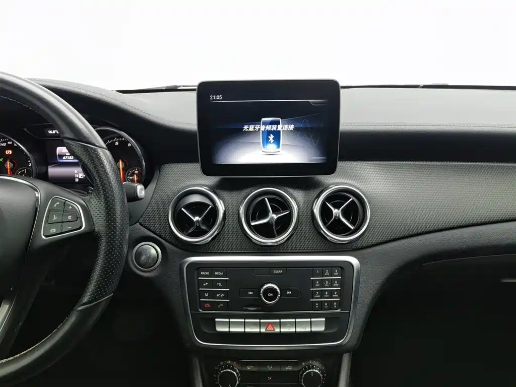 Mercedes-Benz GLA 2018 GLA 200 Fashion фото 12