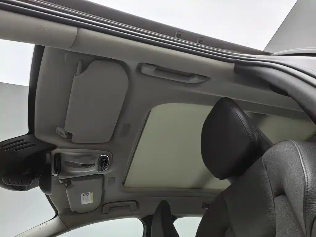 Фото 14 - Volvo S90