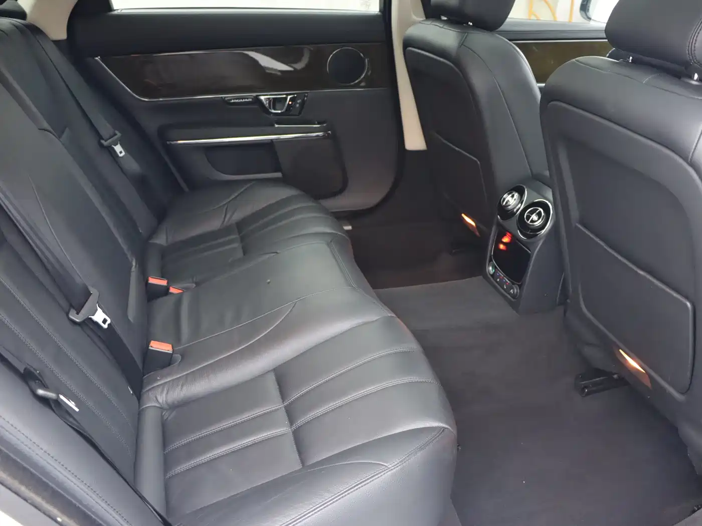 Jaguar XJ 2019 2018 XJL 3.0 SC 2WD Elegant Business Edition