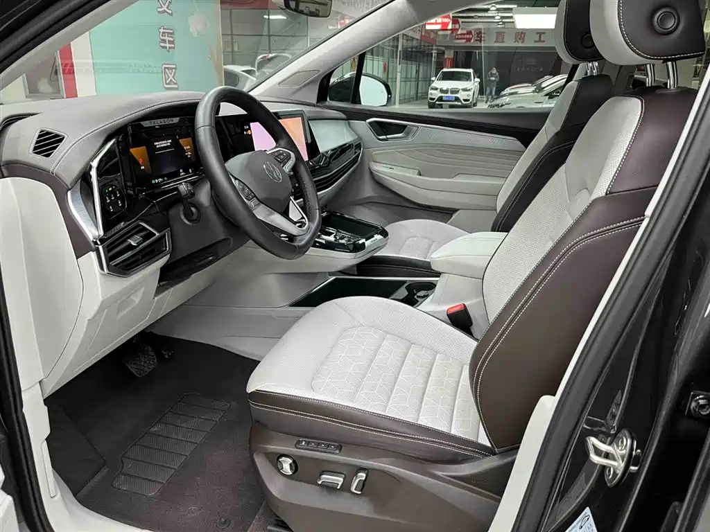 Volkswagen Talagon 2022 380TSI 4WD Luxury Premium Pro Edition 6-seater фото 11