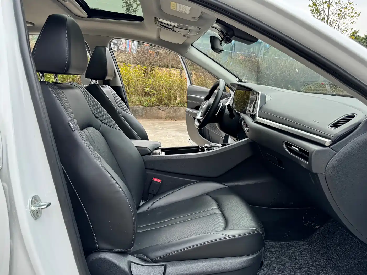Hyundai Sonata 2020 270TGDi DCT GL Leading Edition фото 13