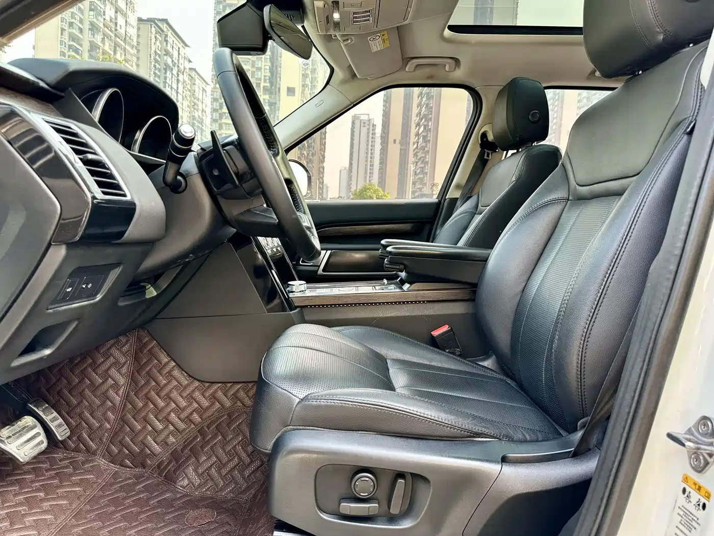 Land Rover Discovery 2019 3.0 SC V6 SE фото 8