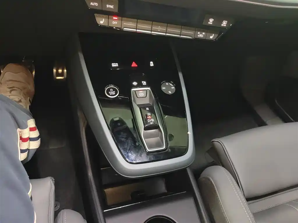 Audi Q5 e-tron 2022 40 e-tron Starlight Edition Brocade Package фото 14