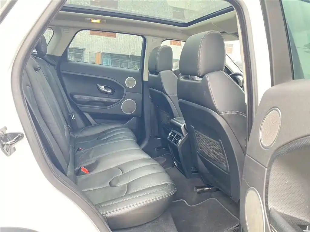 Land Rover Range Rover Evoque (Import) 2013 2.0T 5-door Dynamic Edition фото 6