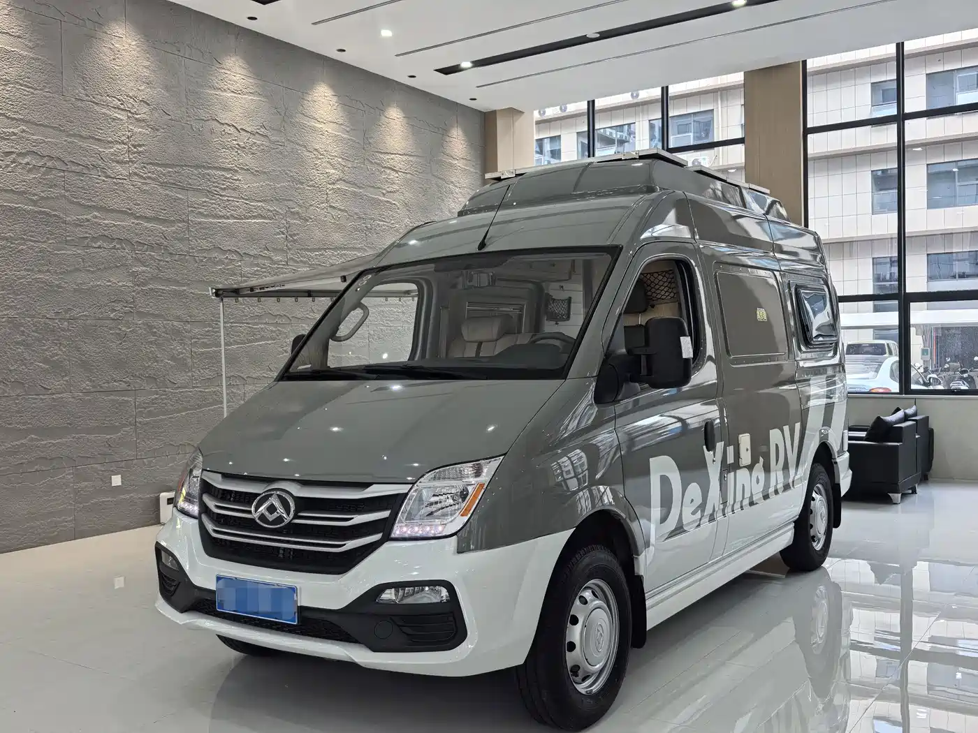 SAIC Maxus Xintu V80 2024 2024 Aoyun 6AMT Short Wheelbase Medium Roof 147Ps 7/8/9-seater