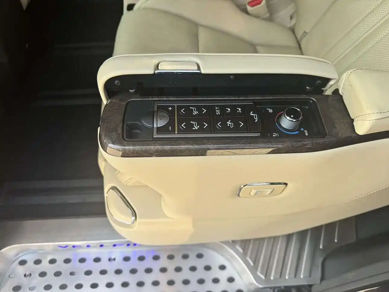 Toyota Vellfire 2021 Crown Hybrid 2.5L HV Supreme Edition фото 20