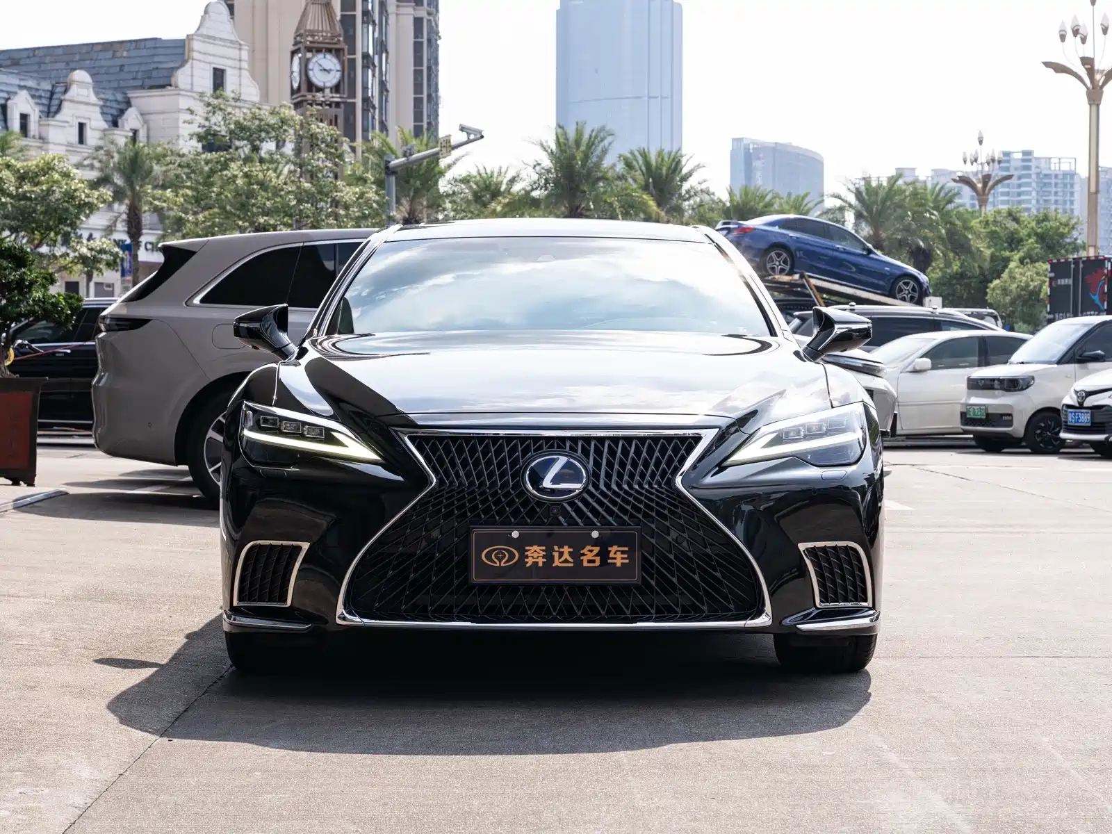 Фото 2 - Lexus LS