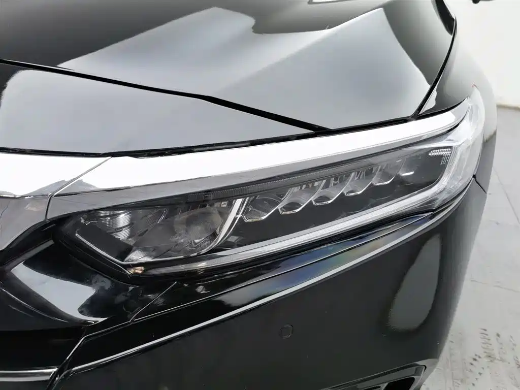 Honda Accord 2022 260TURBO Luxury Edition фото 7