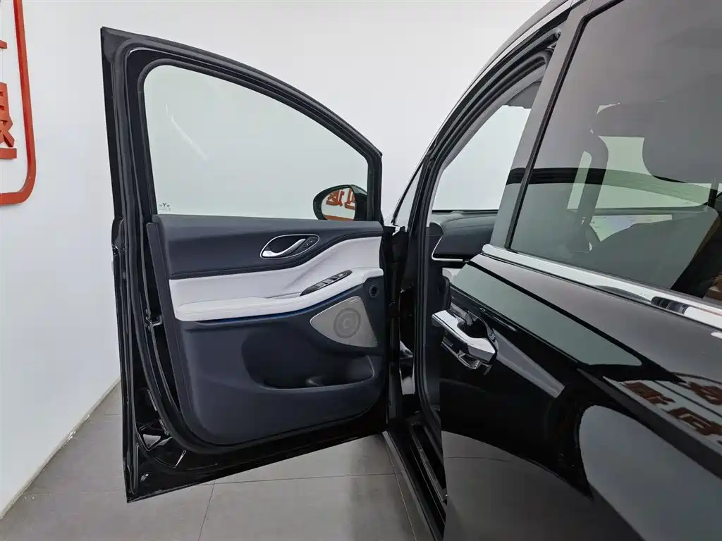 Voyah Auto Voyah Dreamer 2026 PHEV Champion Edition фото 8