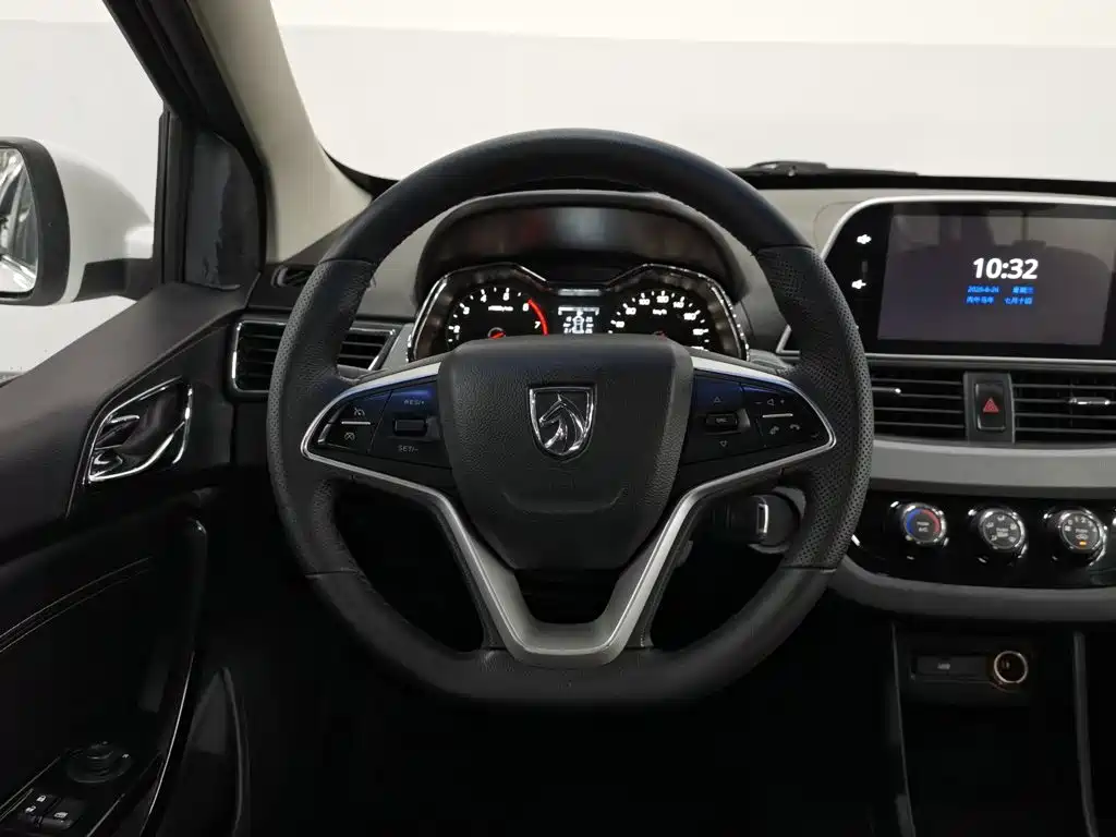 Baojun 310W 2018 2018 1.5L Auto Luxury China V