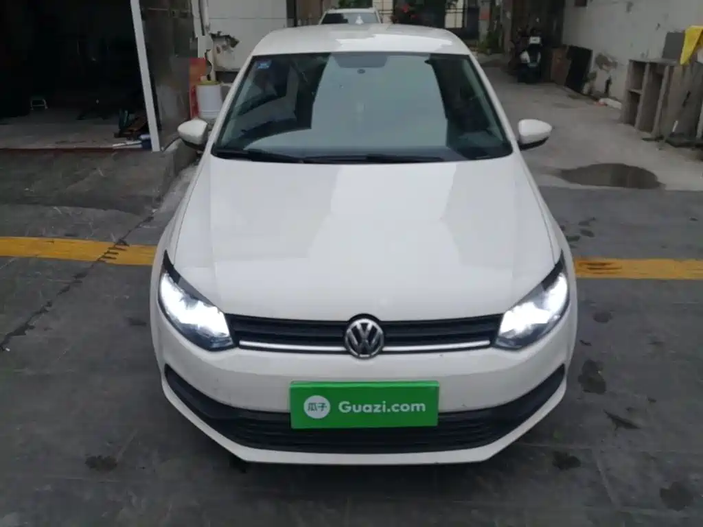 Volkswagen Polo 2016 1.4L Automatic Trend фото 3