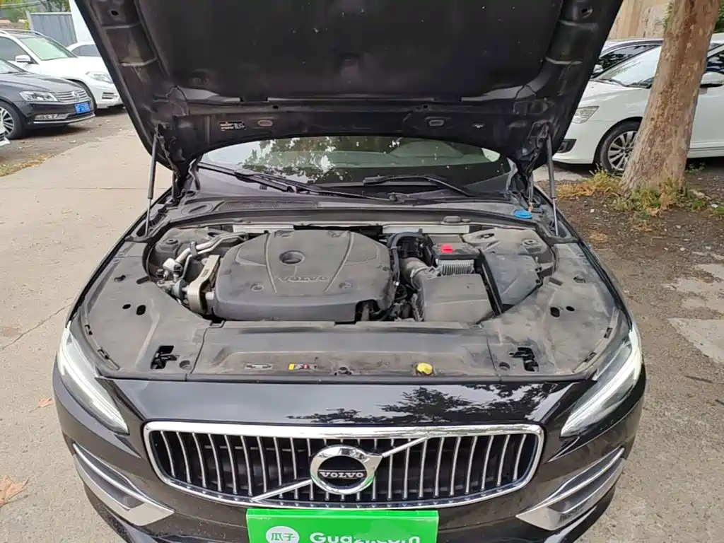 Photo 16 - Volvo S90