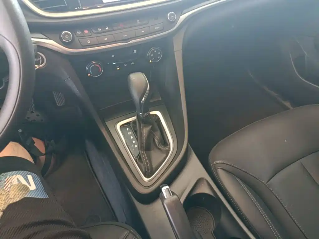 Фото 14 - Buick Excelle