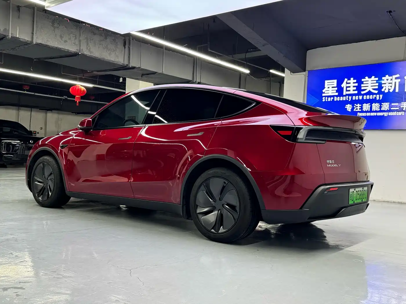 TESLA MODEL Y