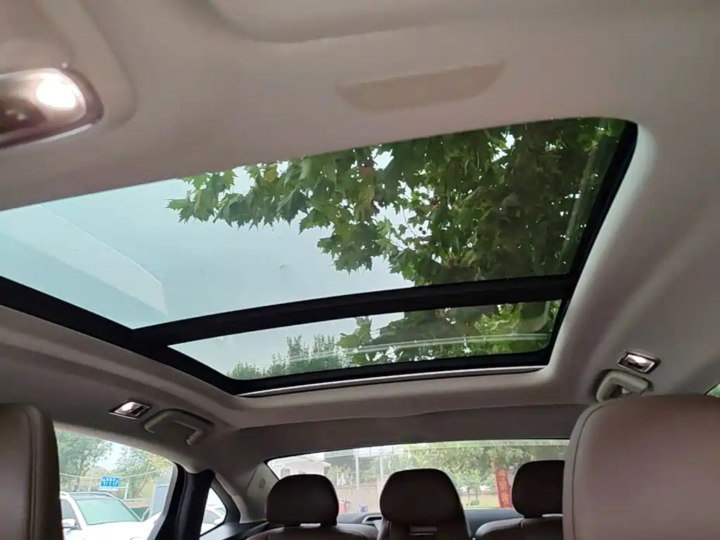 Photo 14 - Volvo S90