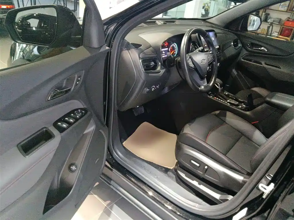 Chevrolet Equinox 2022 Mild Hybrid 550T RS 4WD Intelligent Expansion Edition фото 16