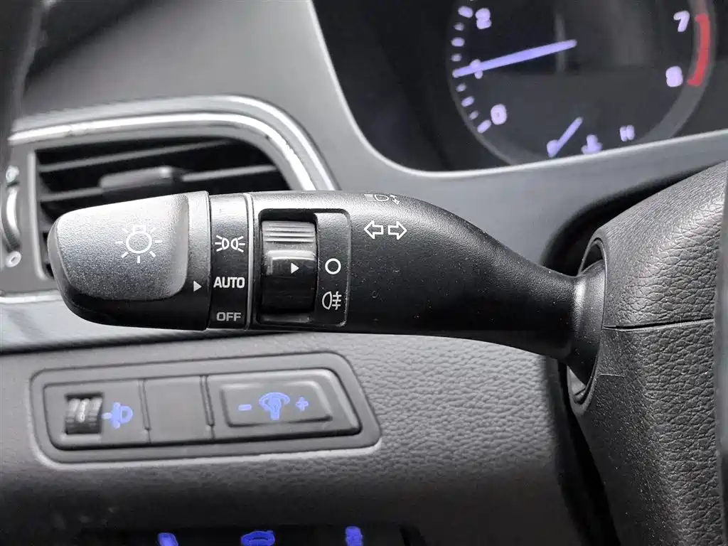 Hyundai Sonata 2015 1.6T GLS Smart фото 21