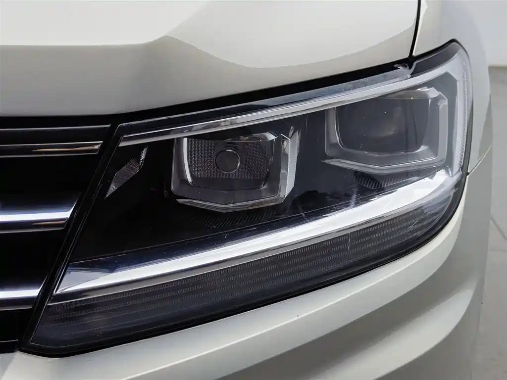 Volkswagen Tiguan L 2019 330TSI Auto 2WD Smart Luxury Edition China V фото 7