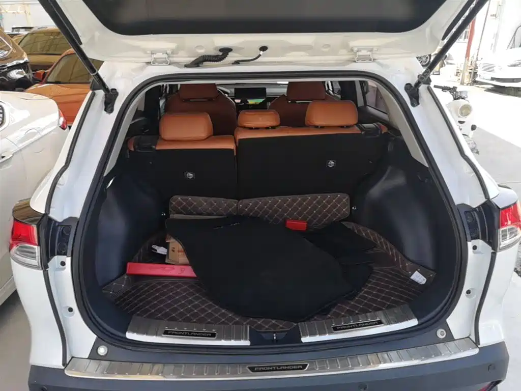 Toyota Frontlander 2023 2.0L CVT Leading Edition фото 19