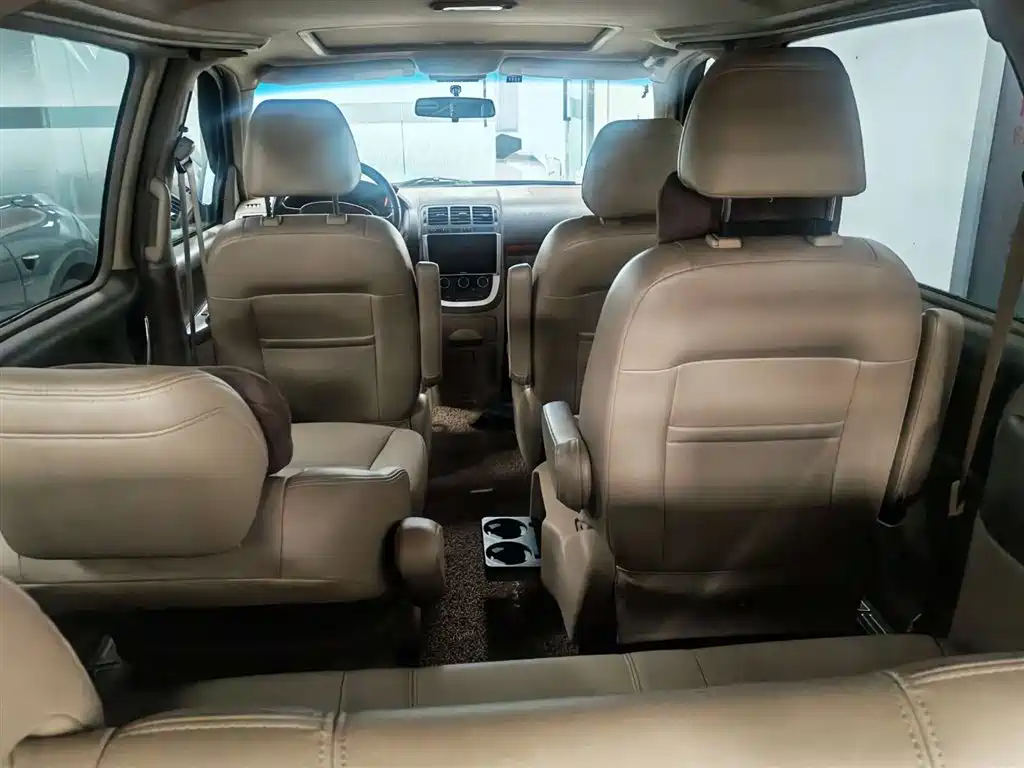 Buick GL8 2011 2.4L LT Executive Edition фото 11