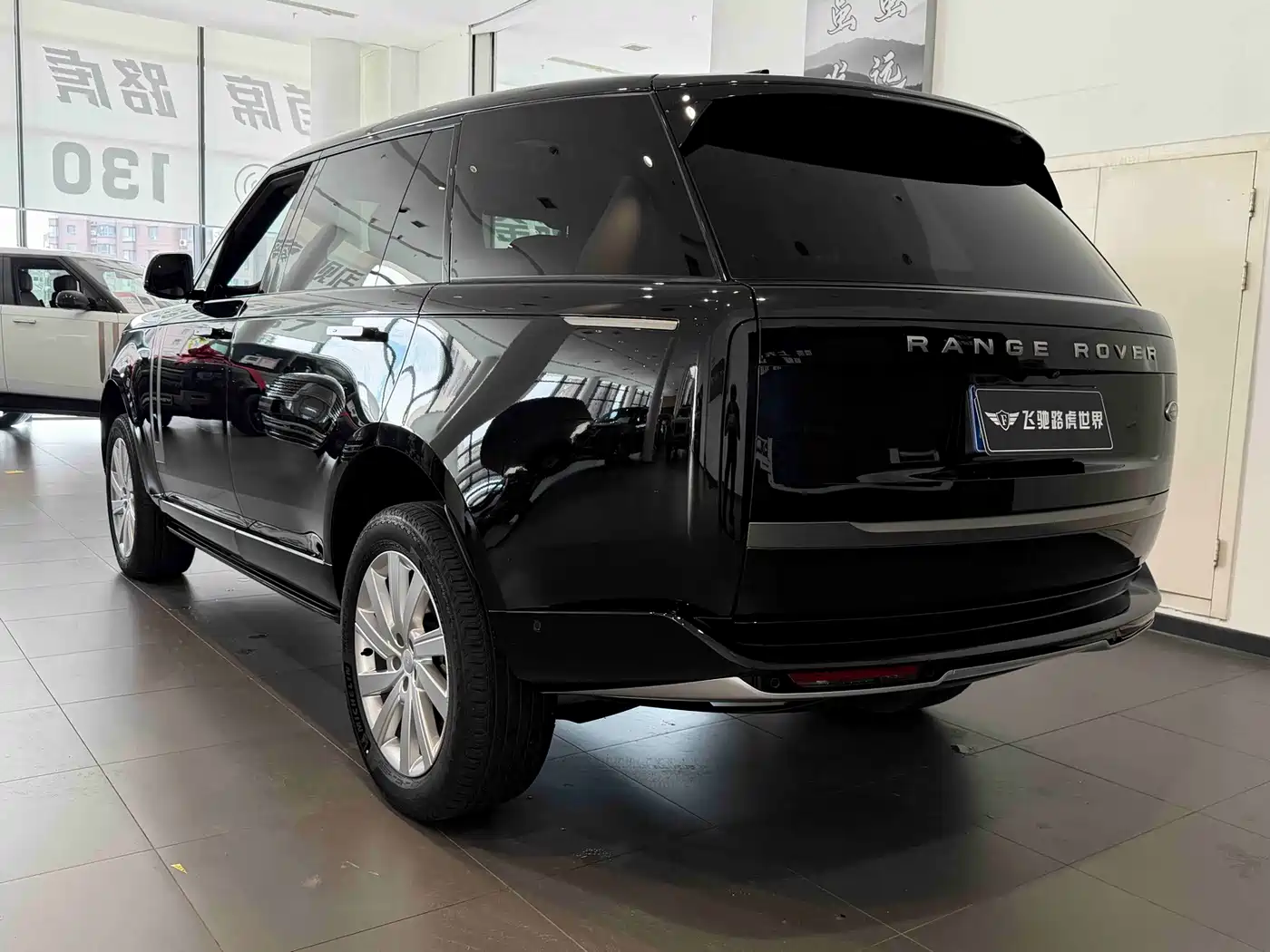 Land Rover Range Rover 2025 2025 3.0 L6 400PS Flourishing Era Extended Wheelbase