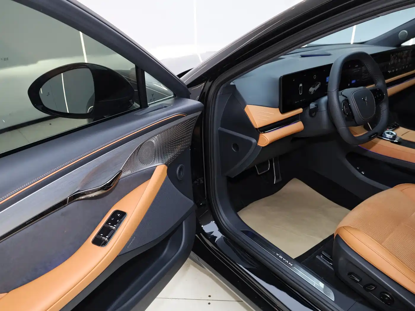 Voyah Auto VOYAH Zhuiguang 2024 PHEV AWD Ultra Long Range Flagship фото 25