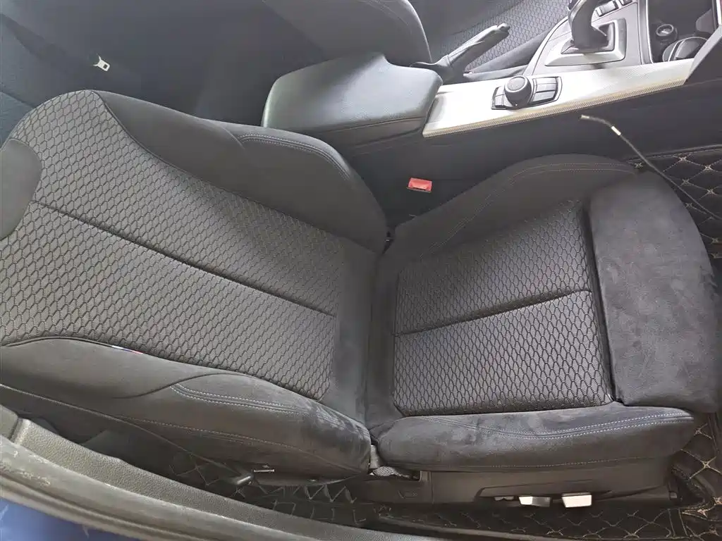 BMW 3 Series 2017 320i M Sport фото 20
