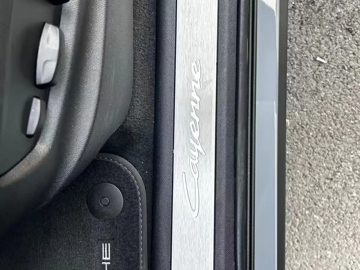 PORSCHE CAYENNE