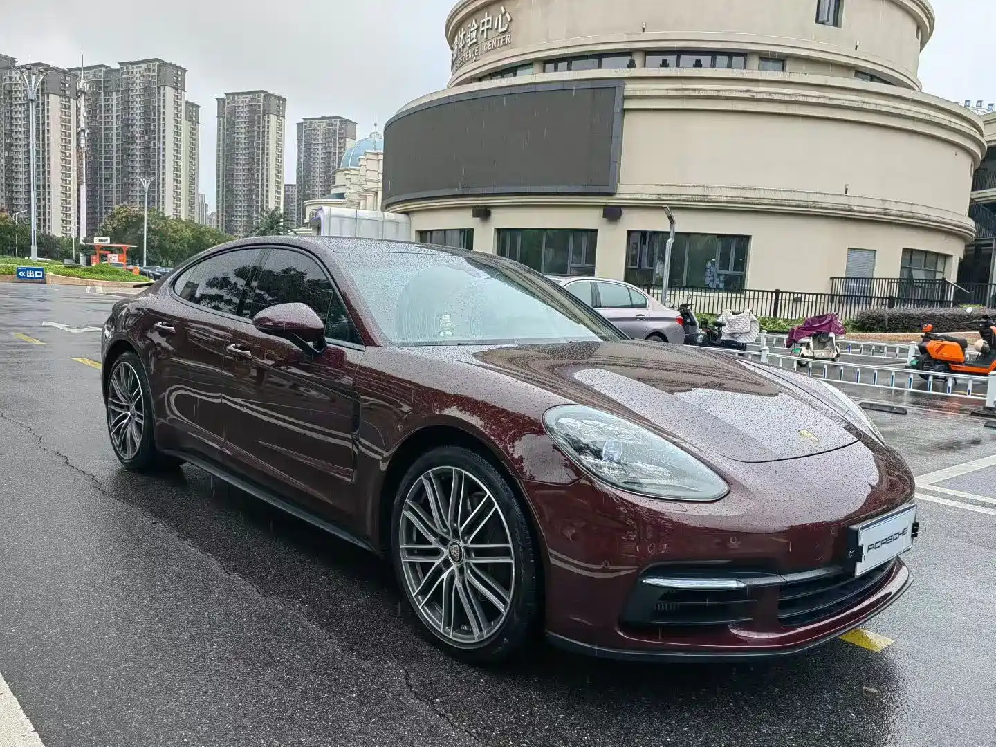 Фото 3 - Porsche Panamera
