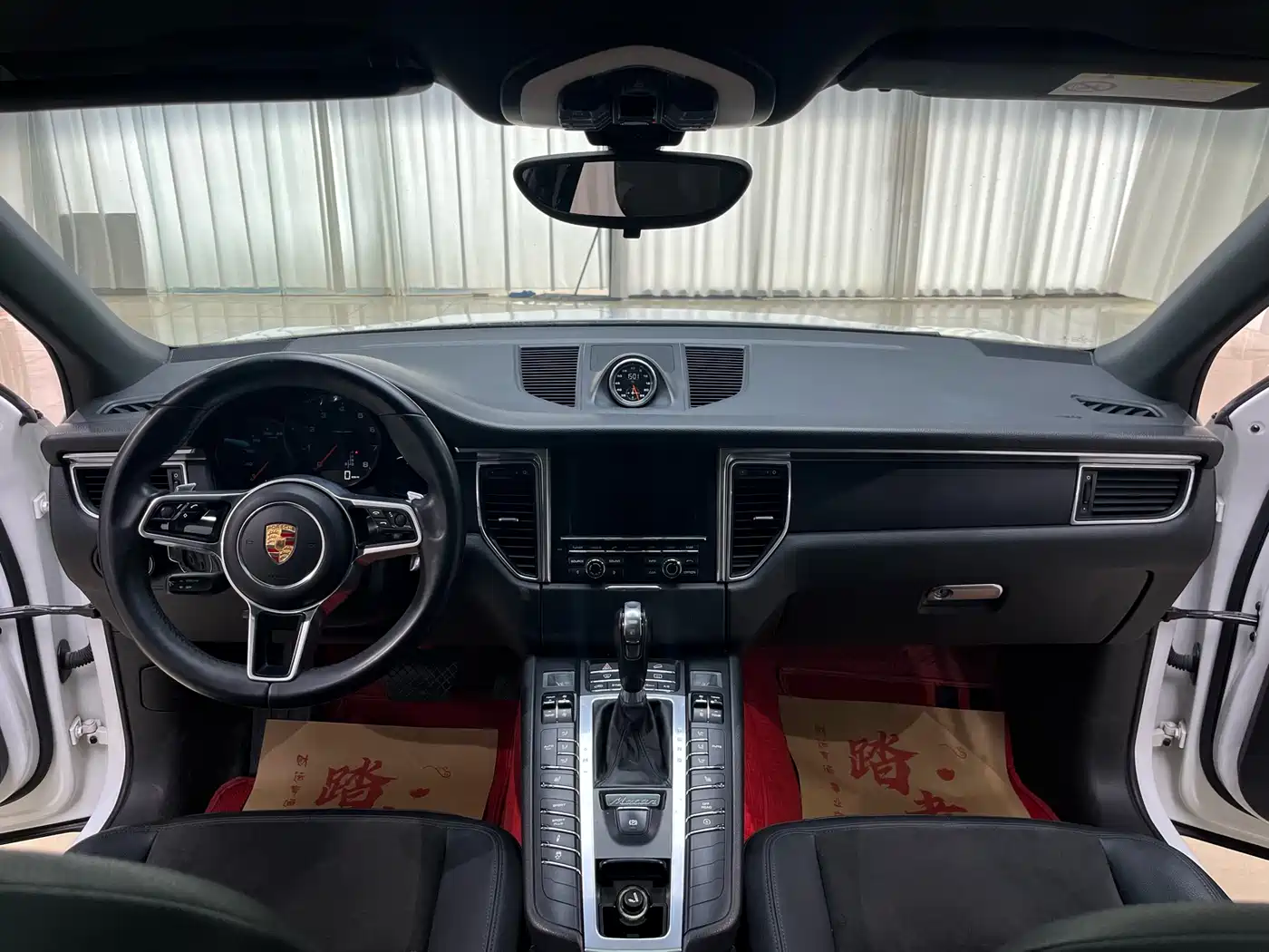 Porsche Macan 2016 Macan 2.0T фото 13