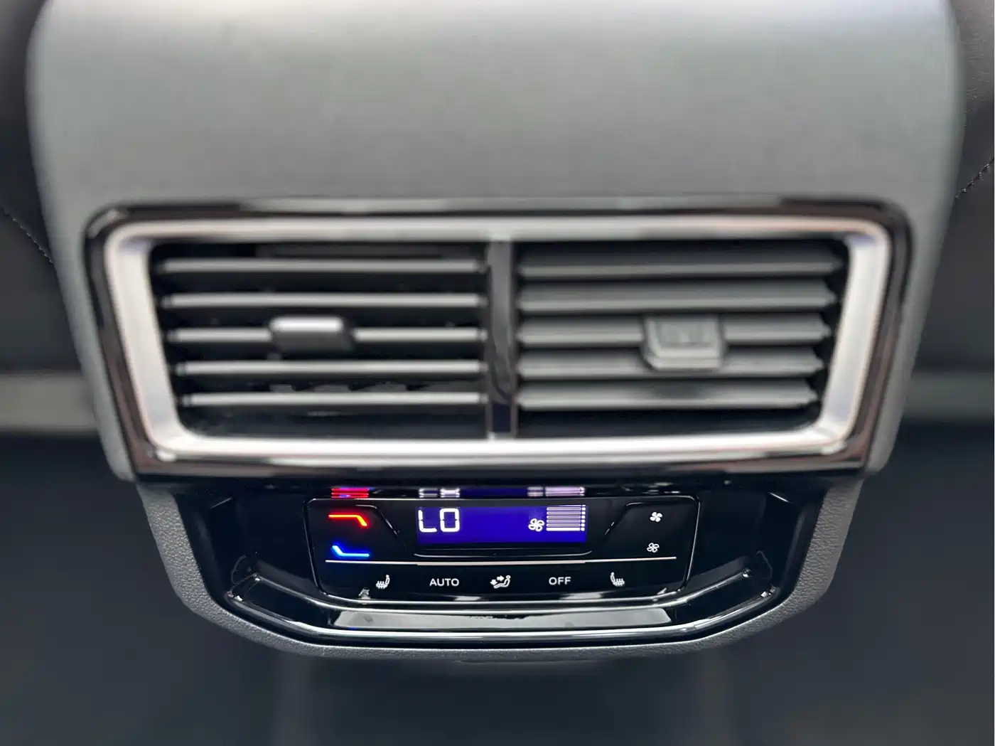 Volkswagen Teramont 2024 Teramont X 380TSI 4WD Premium Luxury Edition фото 14