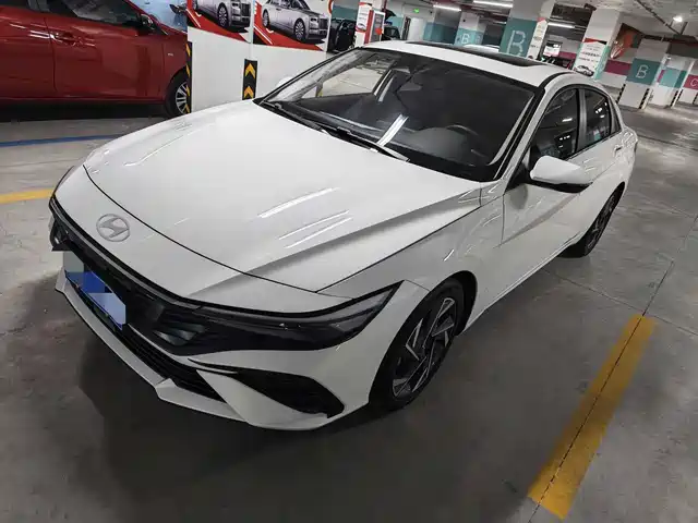 HYUNDAI ELANTRA