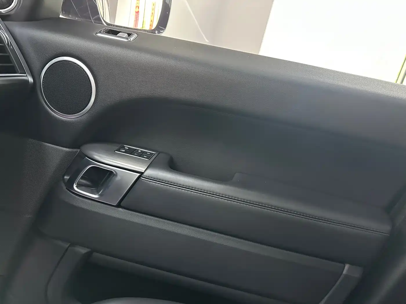 Land Rover Range Rover Sport 2020 3.0 L6 SE фото 21