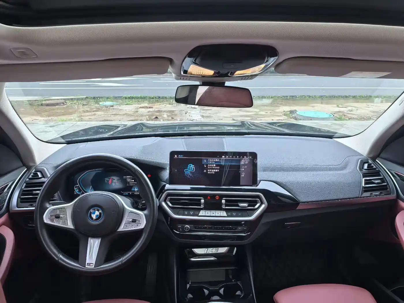 BMW iX3 2024 Leading Edition фото 6
