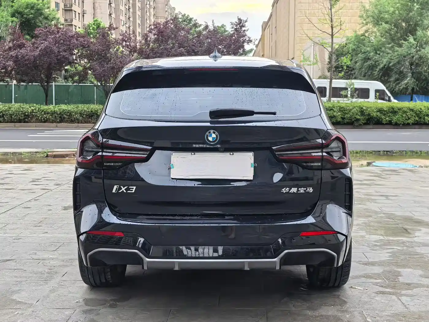 BMW iX3 2024 Leading Edition фото 8