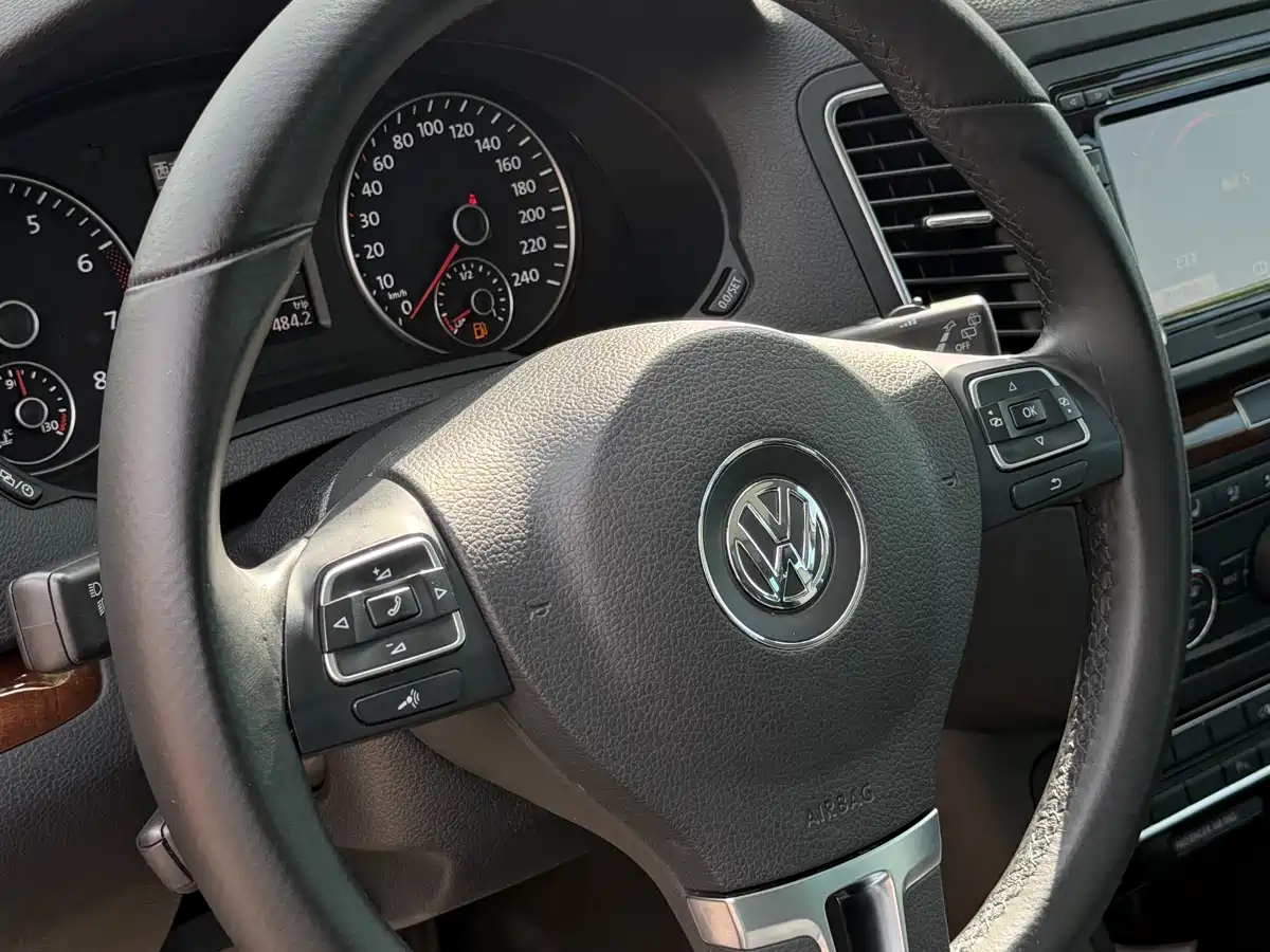 Volkswagen Sharan 2014 2.0TSI Comfort фото 9