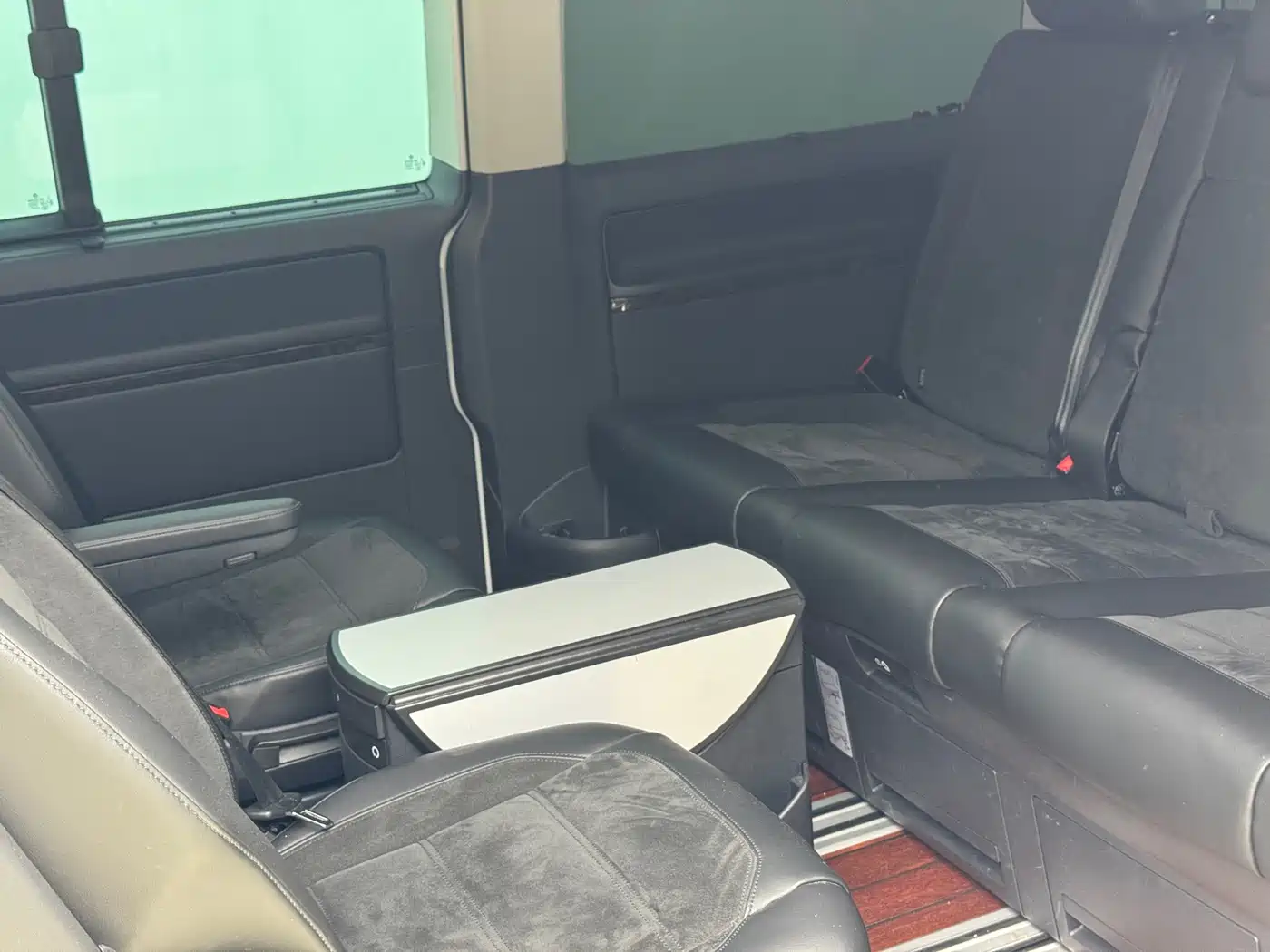 Volkswagen Multivan 2018 2.0TSI 4WD Premium Edition 7-Seater фото 12