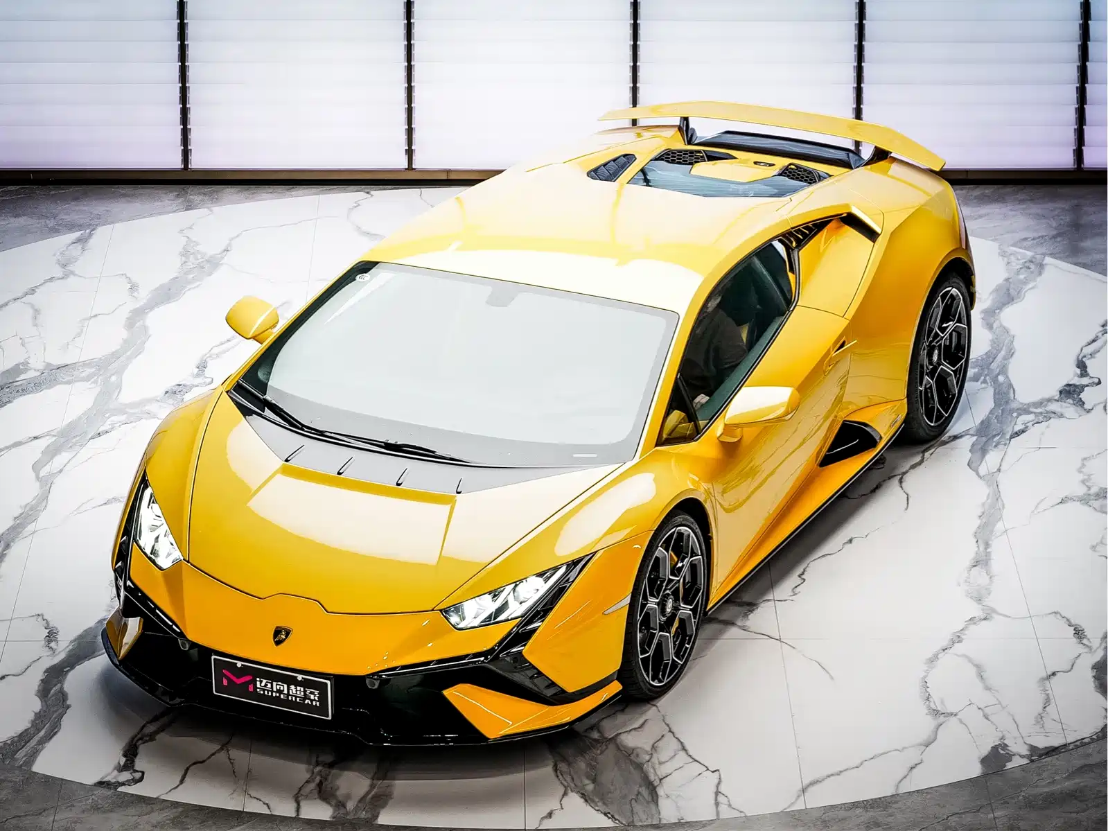 Фото 2 - Lamborghini Huracán
