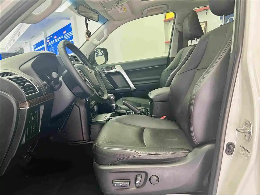 Toyota Prado 2020 2019 3.5L Automatic TX-L Zunxiang Edition with Rear-mounted Spare Tire
