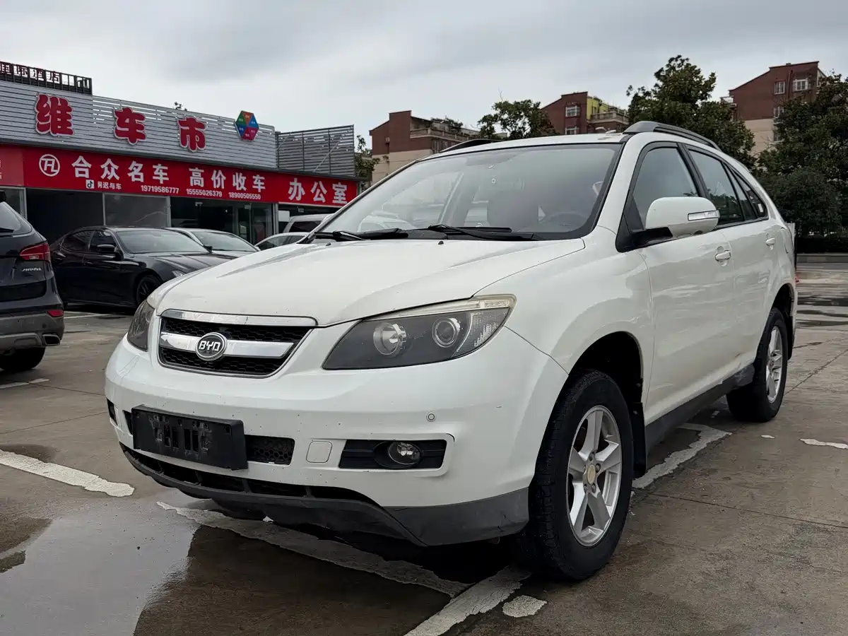 BYD S6 2014 2014 Model 1.5TI Manual Premium 5-Seater
