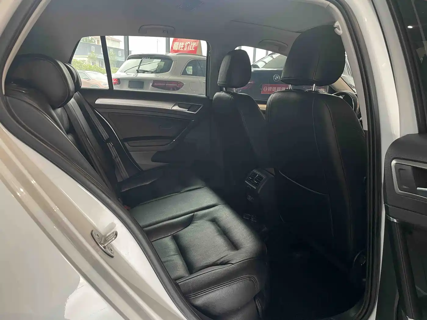 Volkswagen Golf 2020 Beloved Edition 280TSI DSG Comfort фото 13
