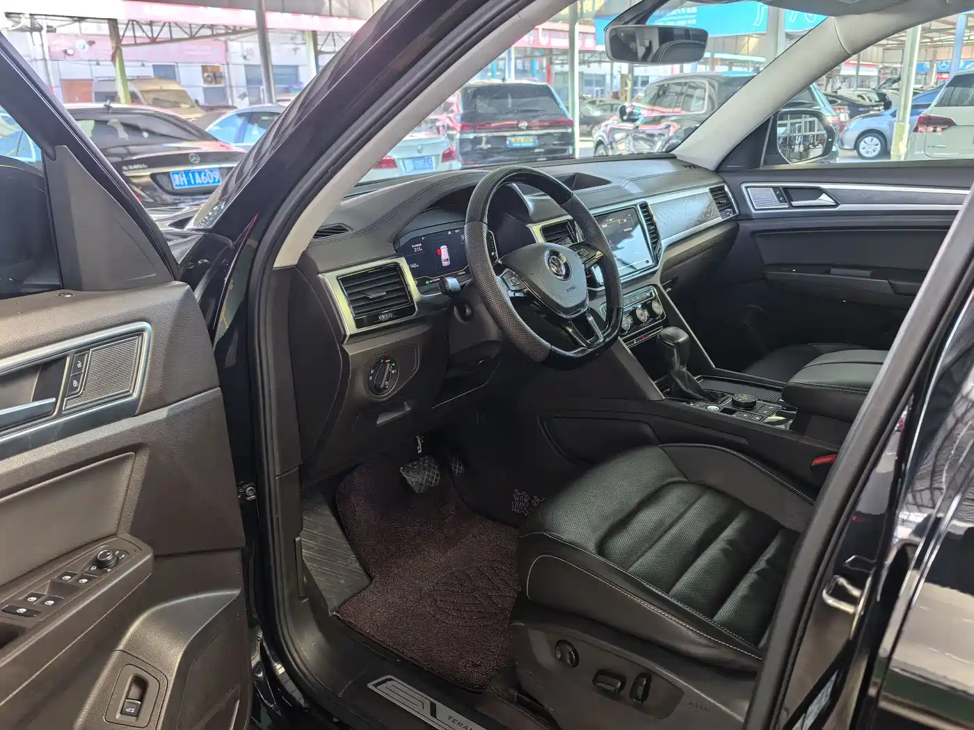 Volkswagen Teramont 2020 380TSI 4WD Luxury Edition China VI фото 7