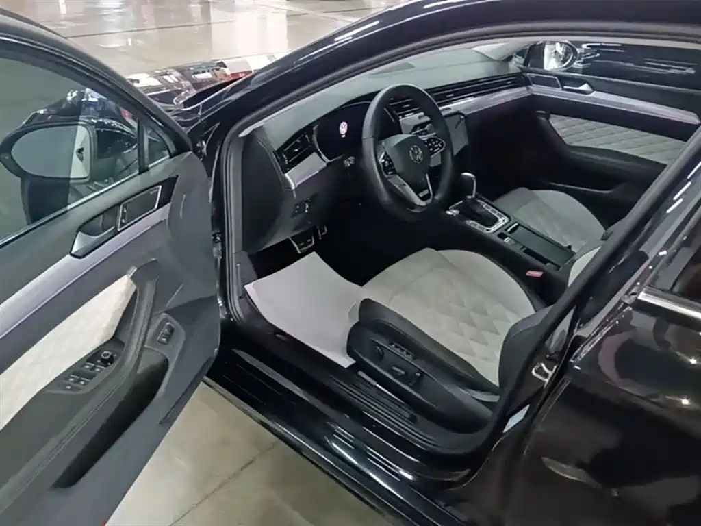 Volkswagen Magotan 2023 Model 2 Million Commemorative Edition 380TSI DSG Flagship фото 16