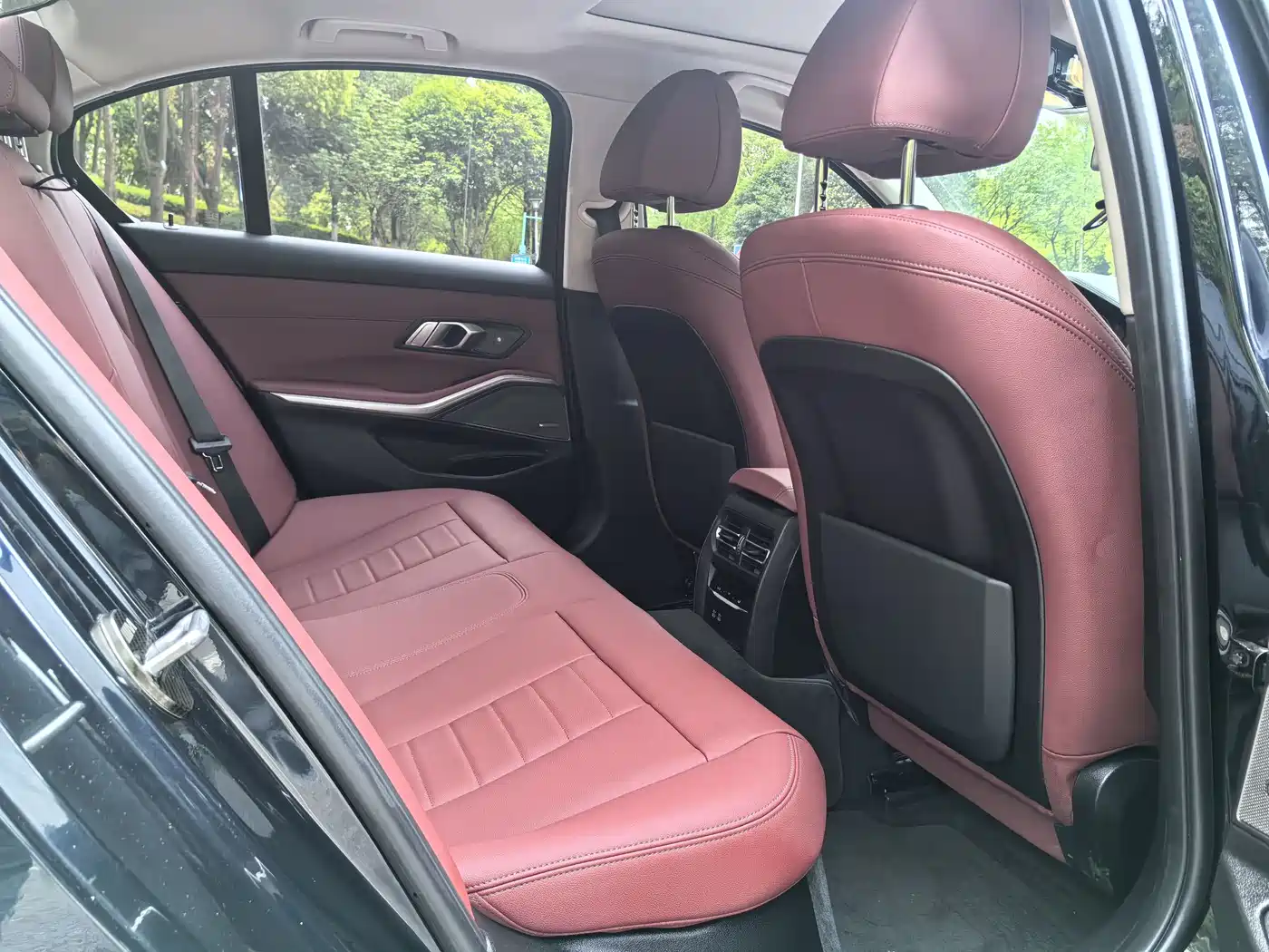 BMW 3 Series 2022 Facelift 325i M Sport Shadow Edition фото 10