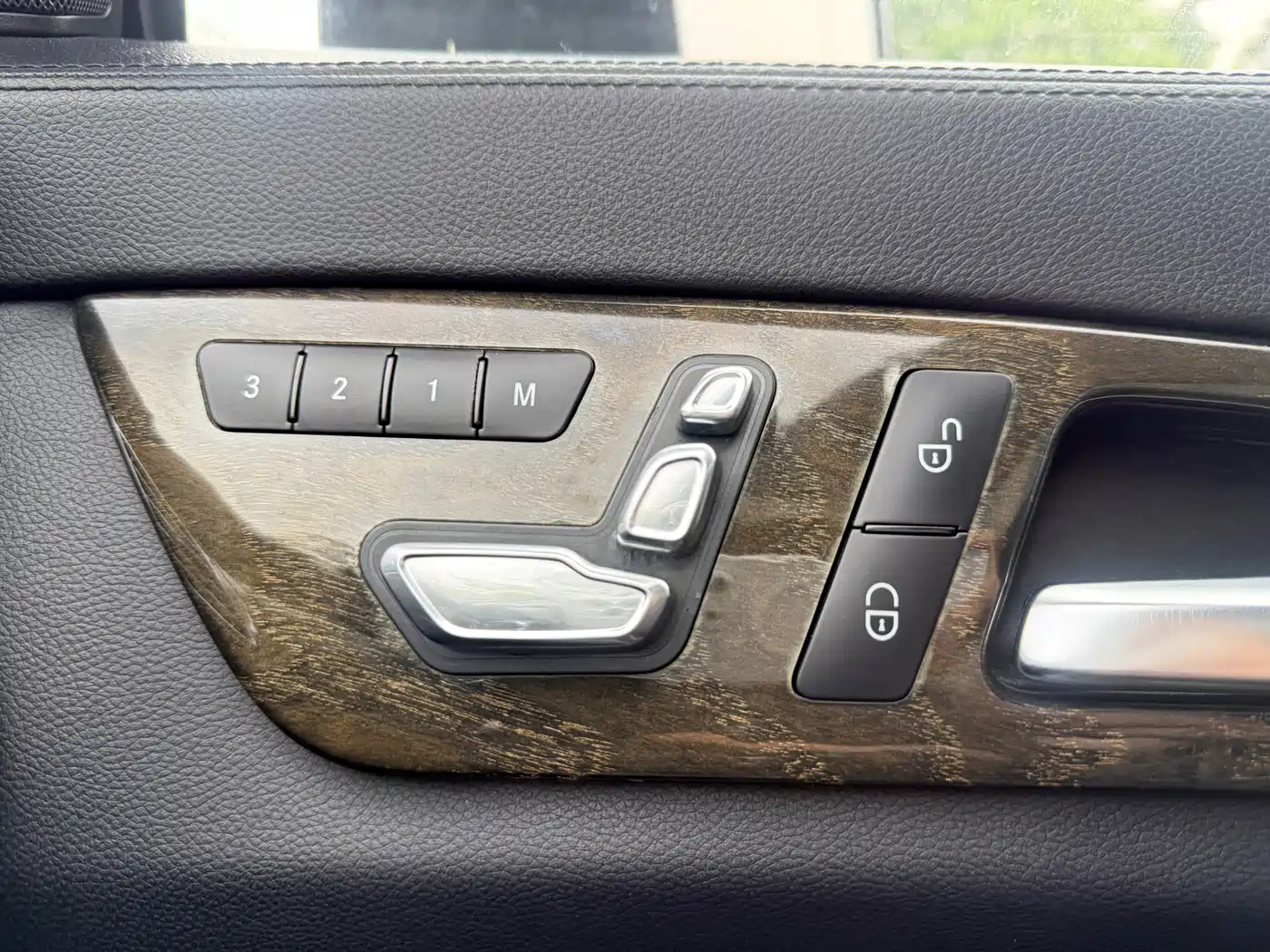Mercedes-Benz CLS 2012 CLS 300 CGI фото 15