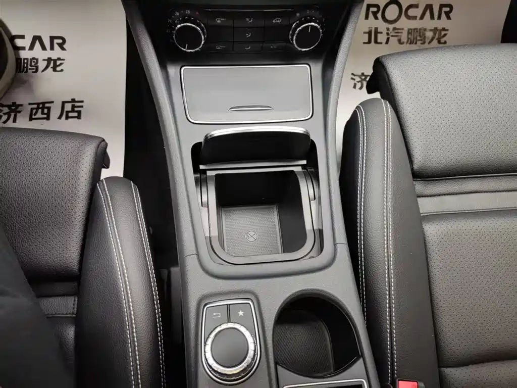 Mercedes-Benz GLA 2017 GLA 200 Dynamic фото 11