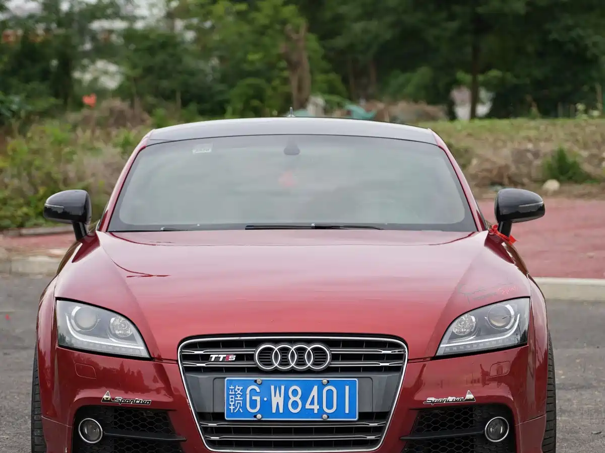 Audi TT 2011 TT Coupe 2.0TFSI фото 2