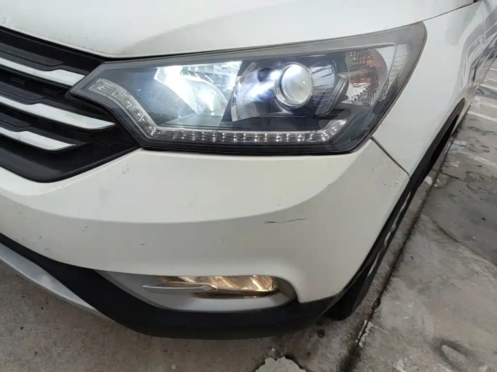 Dongfeng Aeolus Dongfeng Fengshen AX7 2015 2015 2.0L Automatic Smart Ease