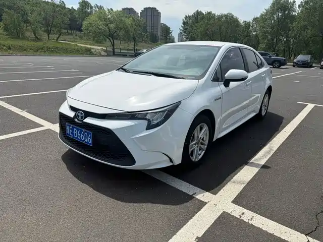 Toyota Levin Гибрид, 1.8H E-CVT, Лидер