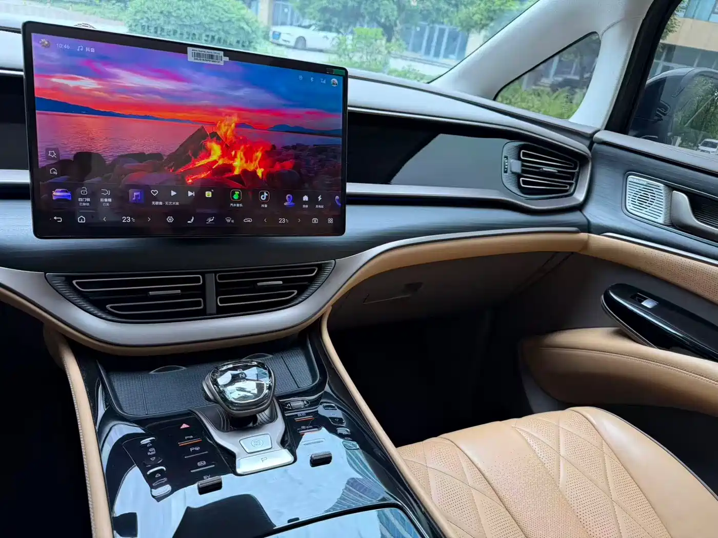 Denza D9 2022 DM-i 970 AWD Flagship фото 3
